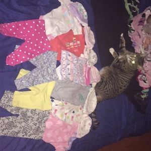 Newborn clothes/ hats